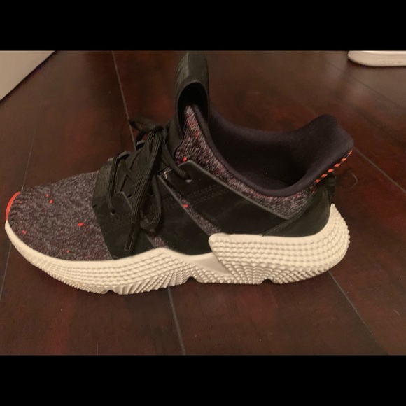Adidas Prophere Men’s-Womens Blk/Wht/Red - Picture 1 of 5